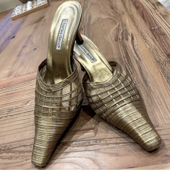 Women's gold bronze kitten heels metal metallic leather open back size 8 slides - Picture 2 of 15